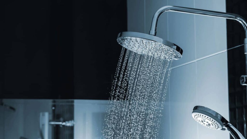 Banho quente: risco silencioso ao coração