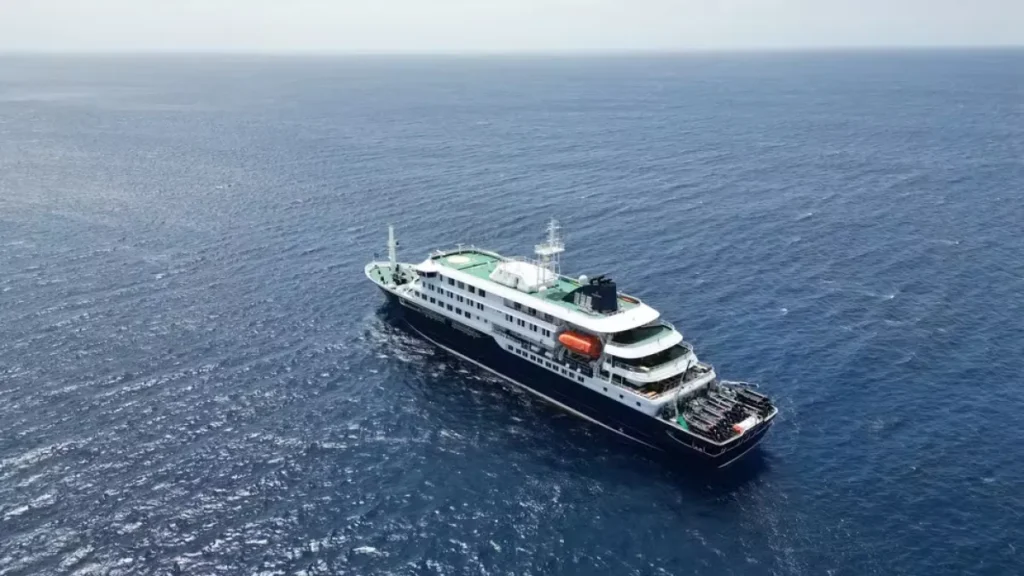 OMS declara fim de surto letal em navio de cruzeiro